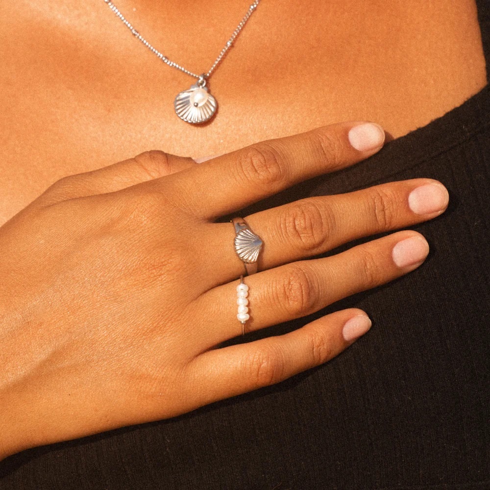Atolea Seashell Ring - Size 7 - Waterproof & New with Dust Bag
